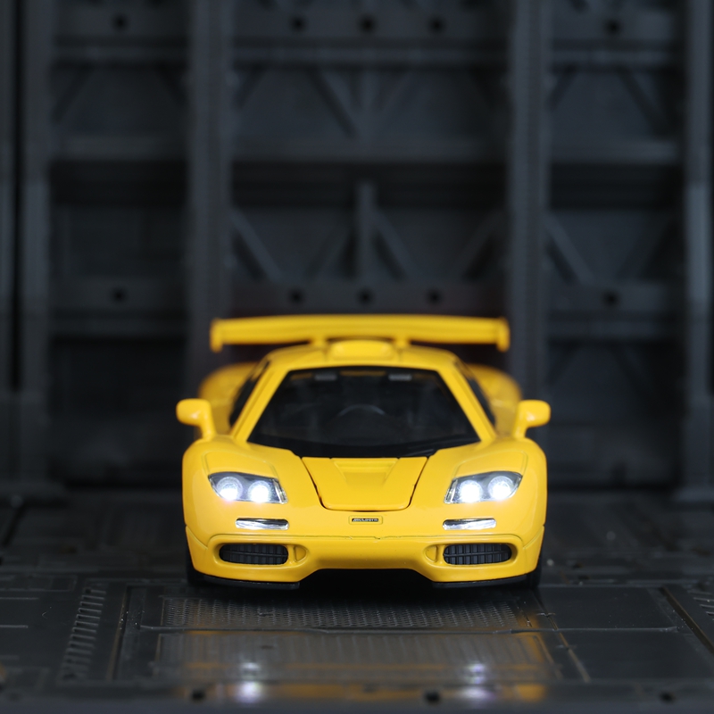 Decor Lighting Returns - Modelo de supercarro McLaren F1 em